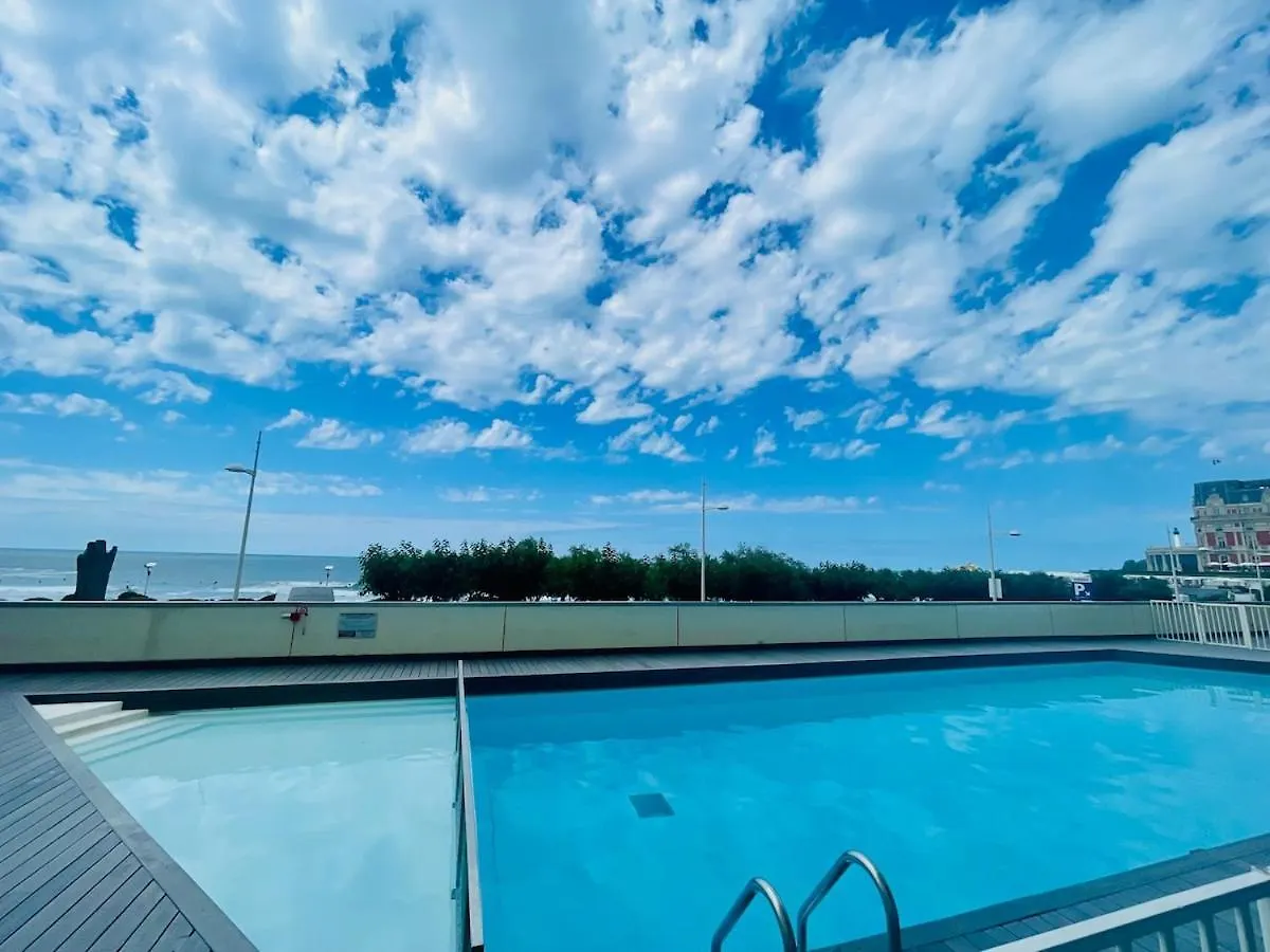 Apartment Studio Avec Piscine Face A La Mer Biarritz