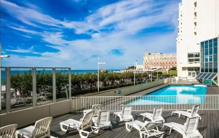 Apartment Studio Avec Piscine Face A La Mer Biarritz
